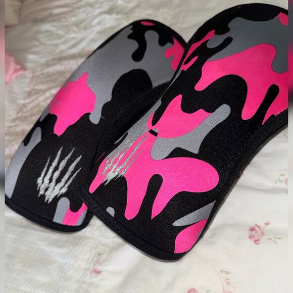 Bear Komplex Pink Camo Neoprene Compression Knee Sleeves - Picture 3 of 7